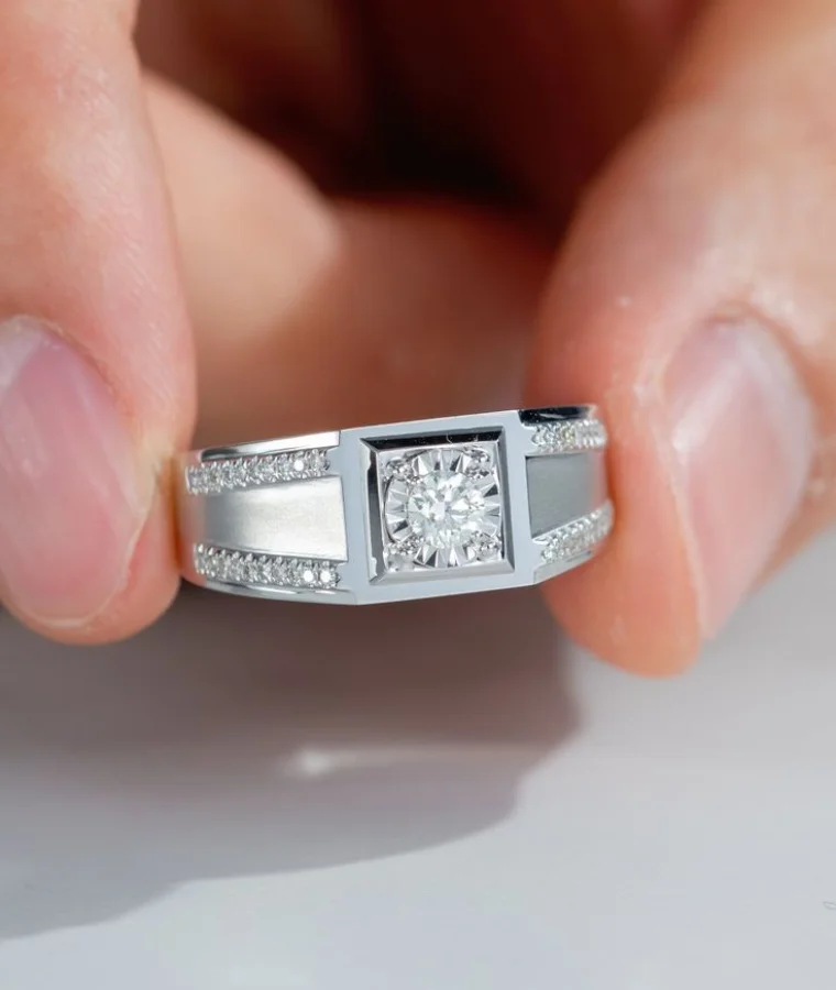 Mens platinum natural diamond rings